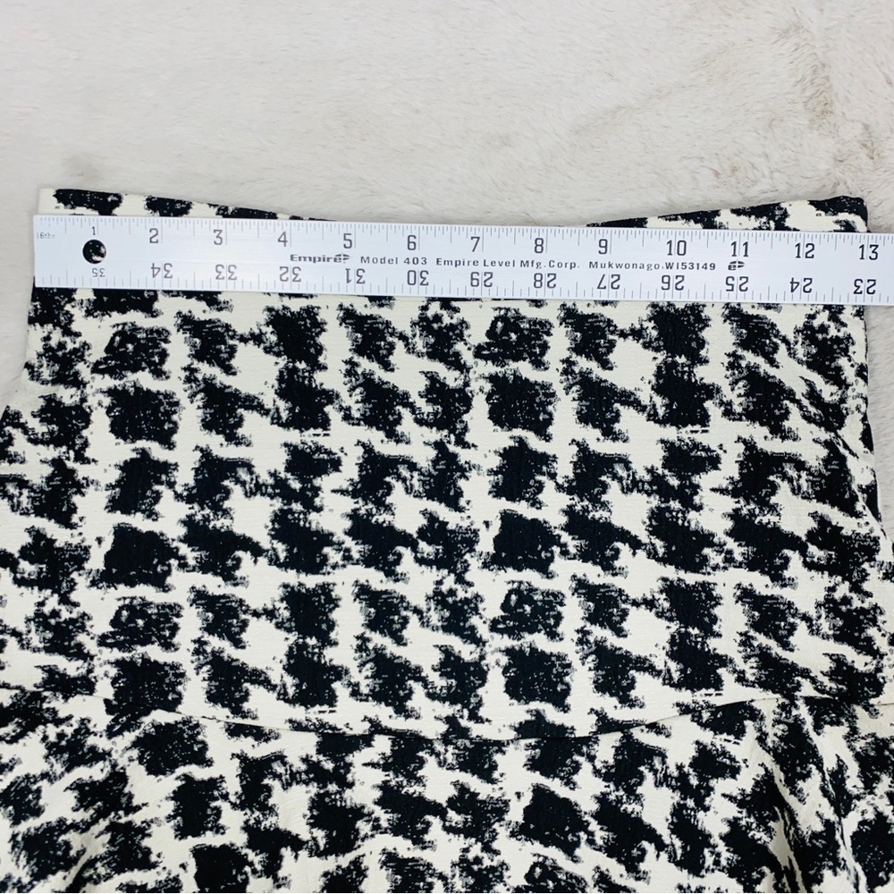 PARKER Mckenna Fit & Flare Mini Skirt sz 2 Waist 26" Black White Houndstooth - Picture 12 of 16